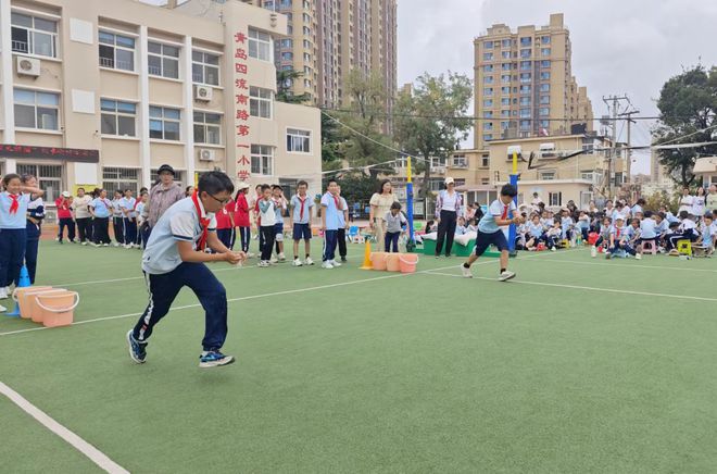七彩南一 献礼祖国——青岛四流南路第一小学举行2024秋季运动会(9)