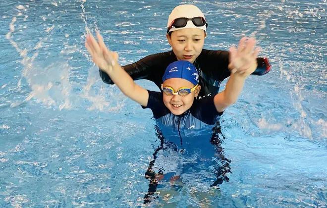 【单飞】暑期北京游泳夏令营~个性化+专业游泳教学运动+户外！吃住满分！收获满满！ - 熊猫体育少儿体能培训