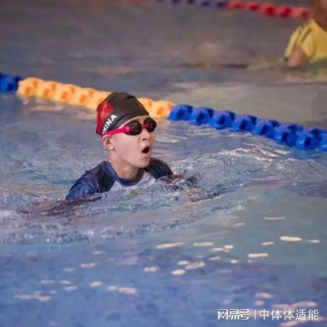 青少儿游泳等级考评家长常见问题 - 熊猫体育少儿体能培训