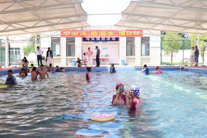 金安区近5000名学生今夏免费学游泳(6)