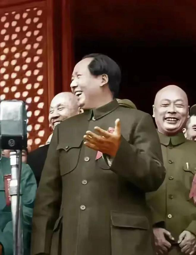 这是毛主席最早3张学生照他的儿子孙子曾孙穿越百年坐在他座位(6)